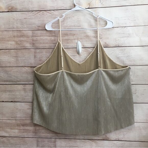 MASSEY’S LOUNGE SET IN GOLD - Picture 8 of 12